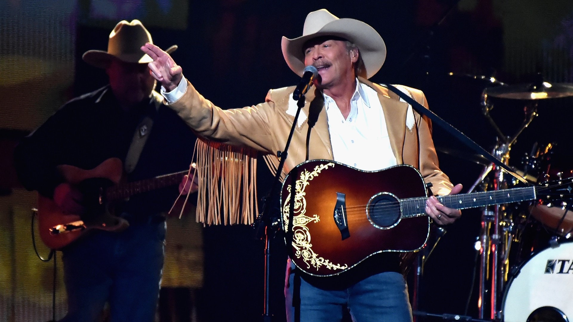 country-music-hall-of-famer-alan-jackson-to-play-in-charlotte-wcnc